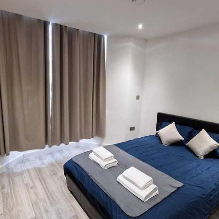 Skyview Strathnairn Apartment 1 คาร์ดิฟฟ์ ภายนอก รูปภาพ