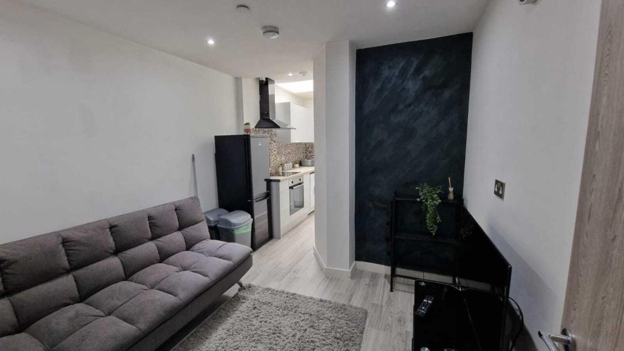 Skyview Strathnairn Apartment 1 คาร์ดิฟฟ์ ภายนอก รูปภาพ