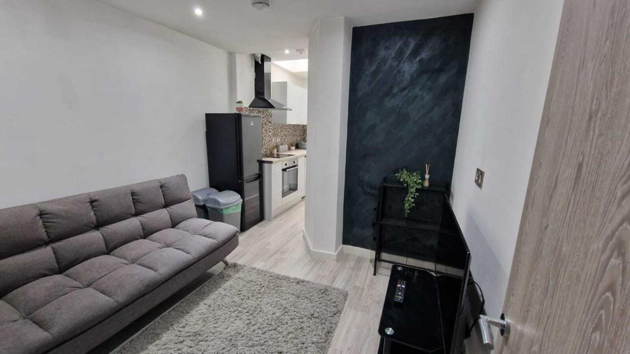 Skyview Strathnairn Apartment 1 คาร์ดิฟฟ์ ภายนอก รูปภาพ