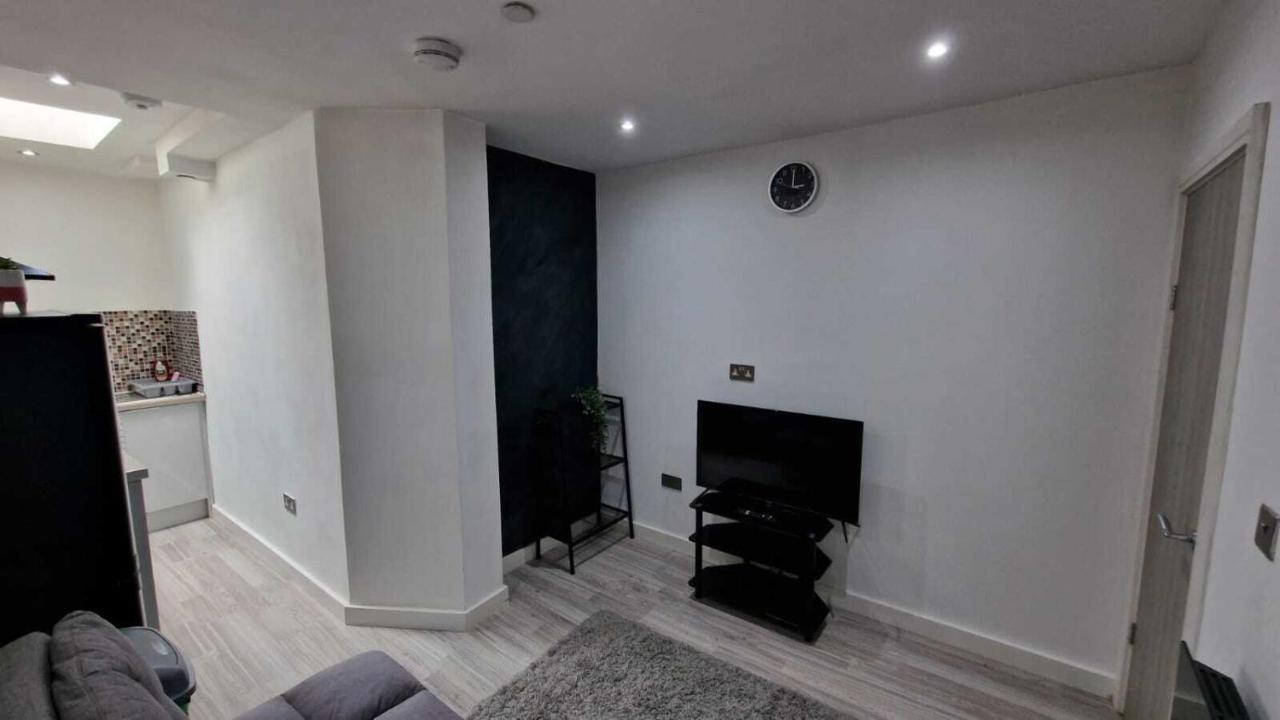 Skyview Strathnairn Apartment 1 คาร์ดิฟฟ์ ภายนอก รูปภาพ